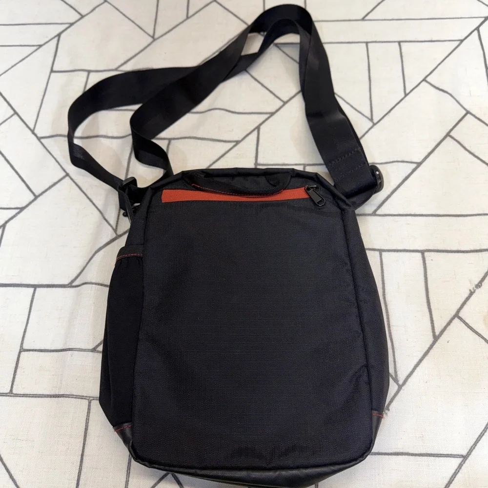 Eagle Creek Crossbody Travel Bag Small Black Organizer Messenger Shoulder Bag